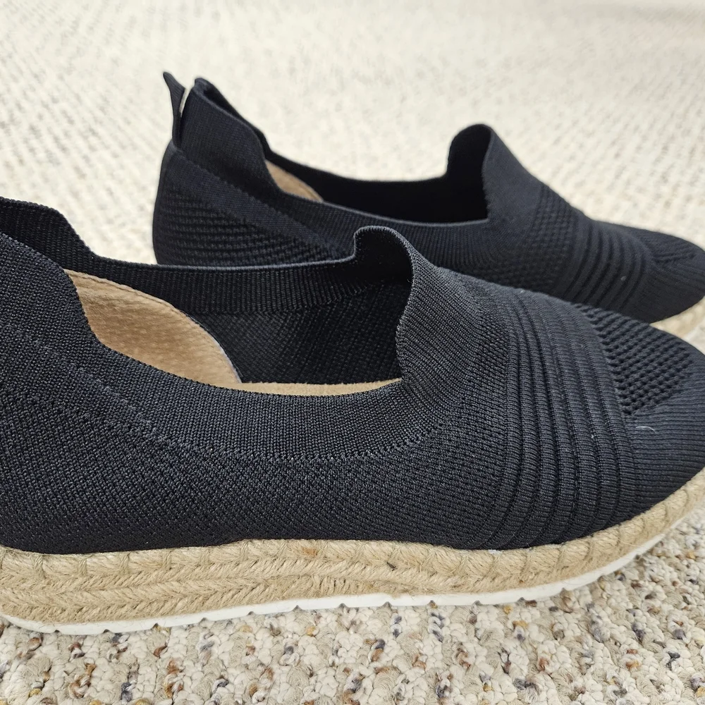 Adrienne Vittadini Sport Black Slip-On Knit Sneakers‎ – Women's Size 8.5